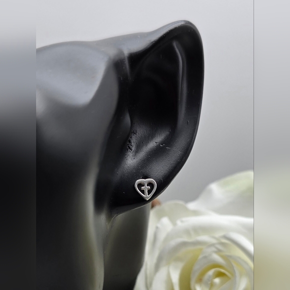 ♥️ DAINTY HEART CROSS STERLING SILVER STUD EARRINGS - Picture 2 of 4